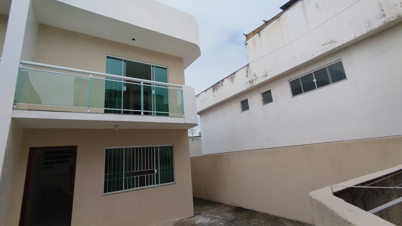 Casa à venda com 2 quartos, 90m² - Foto 2