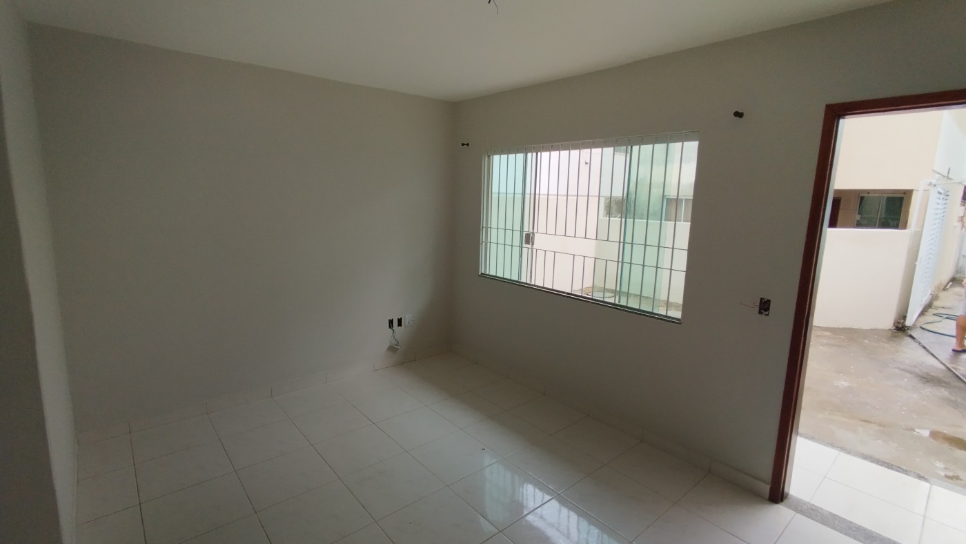 Casa à venda com 2 quartos, 90m² - Foto 4