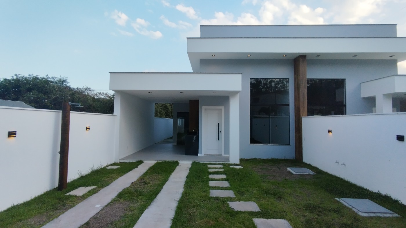 Casa à venda com 3 quartos, 210m² - Foto 1