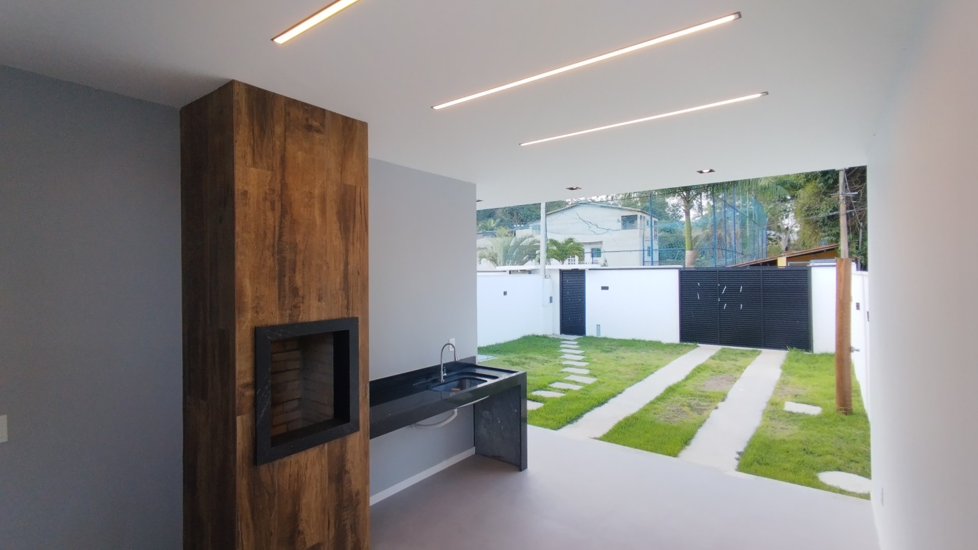 Casa à venda com 3 quartos, 210m² - Foto 3