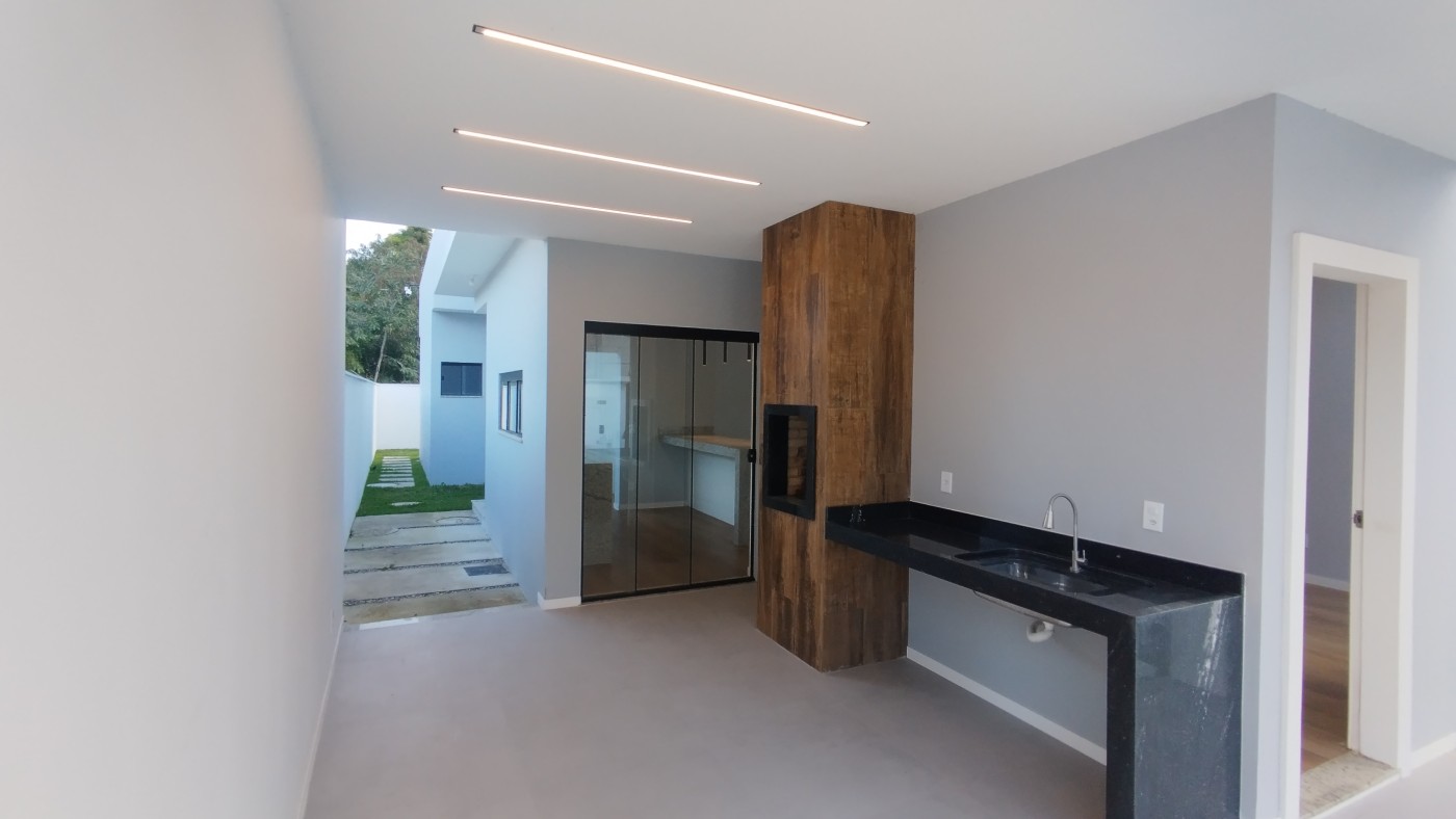 Casa à venda com 3 quartos, 210m² - Foto 4