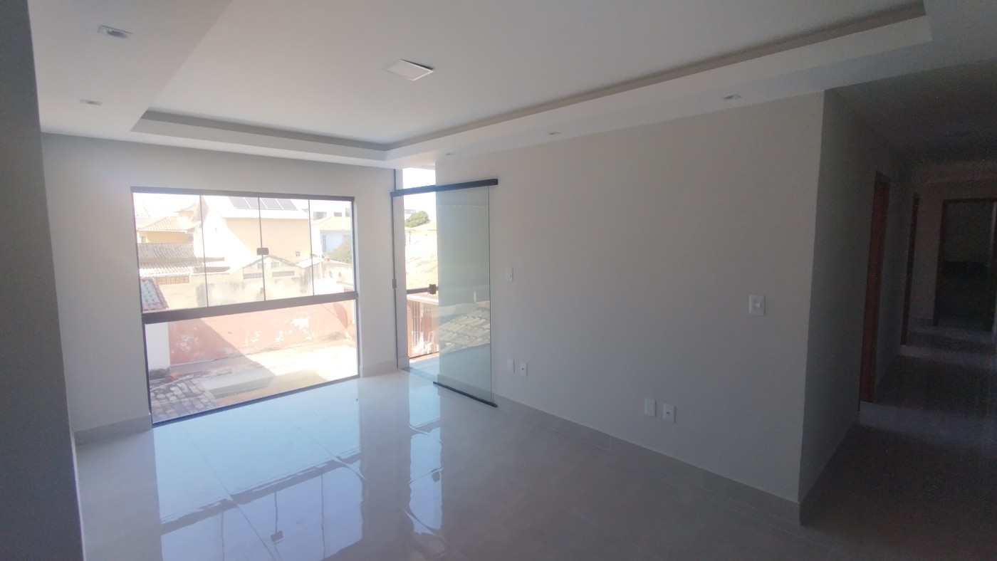 Apartamento à venda com 3 quartos, 80m² - Foto 2